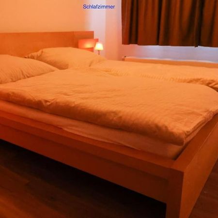 Freundliche Wohnung Mit Parkplatz Und Terrasse 新勃兰登堡 外观 照片