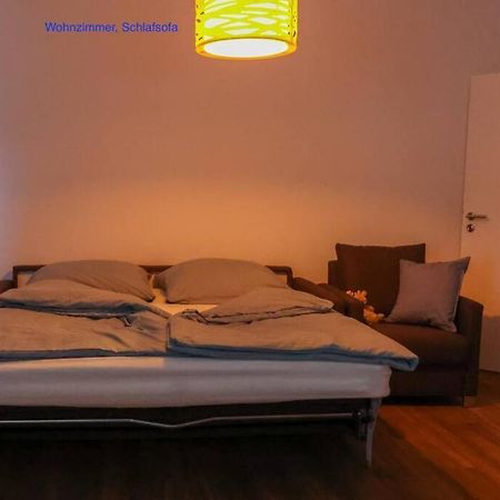 Freundliche Wohnung Mit Parkplatz Und Terrasse 新勃兰登堡 外观 照片