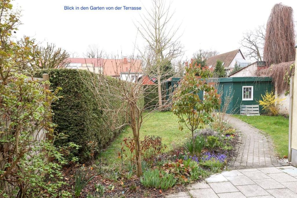 Freundliche Wohnung Mit Parkplatz Und Terrasse 新勃兰登堡 外观 照片
