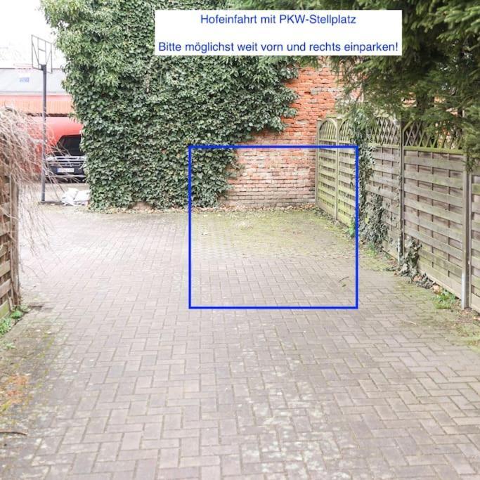 Freundliche Wohnung Mit Parkplatz Und Terrasse 新勃兰登堡 外观 照片